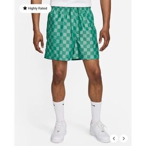 Nike Men's SMALL Club Flow Shorts in Malachite/White